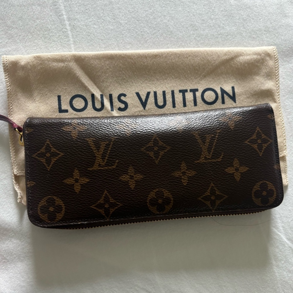 ** Louis Vuitton Clemence Monogram Zip Wallet